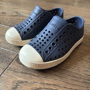 Native Jefferson Shoes Navy / White Toddler 8
